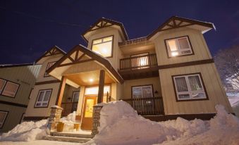 Niseko Alpine Apartments