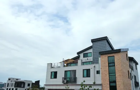 Mr. Kim Guesthouse Отели рядом с достопримечательностью «Sindo Island»