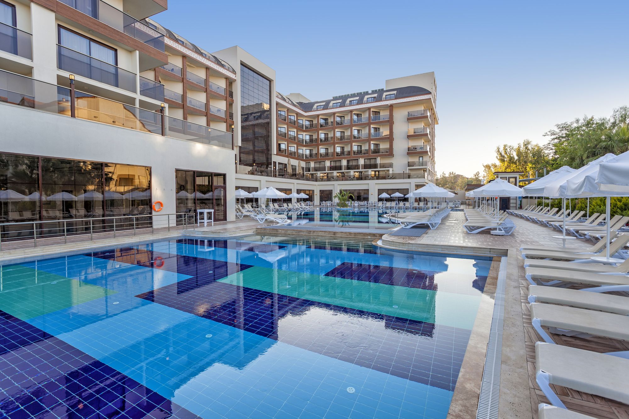 Glamour Resort & Spa - All Inclusive