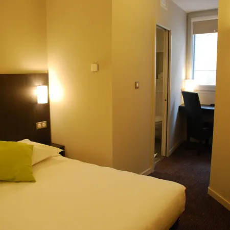 Ruthenium Hotel