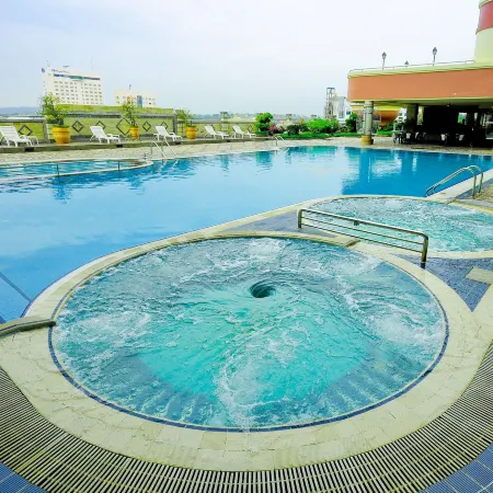 Planet Holiday Hotel & Residence