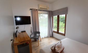Vish Hotel and Cafe - Housity