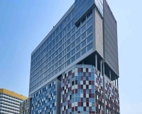 Mercure Singapore Bugis Hotels near Victoria