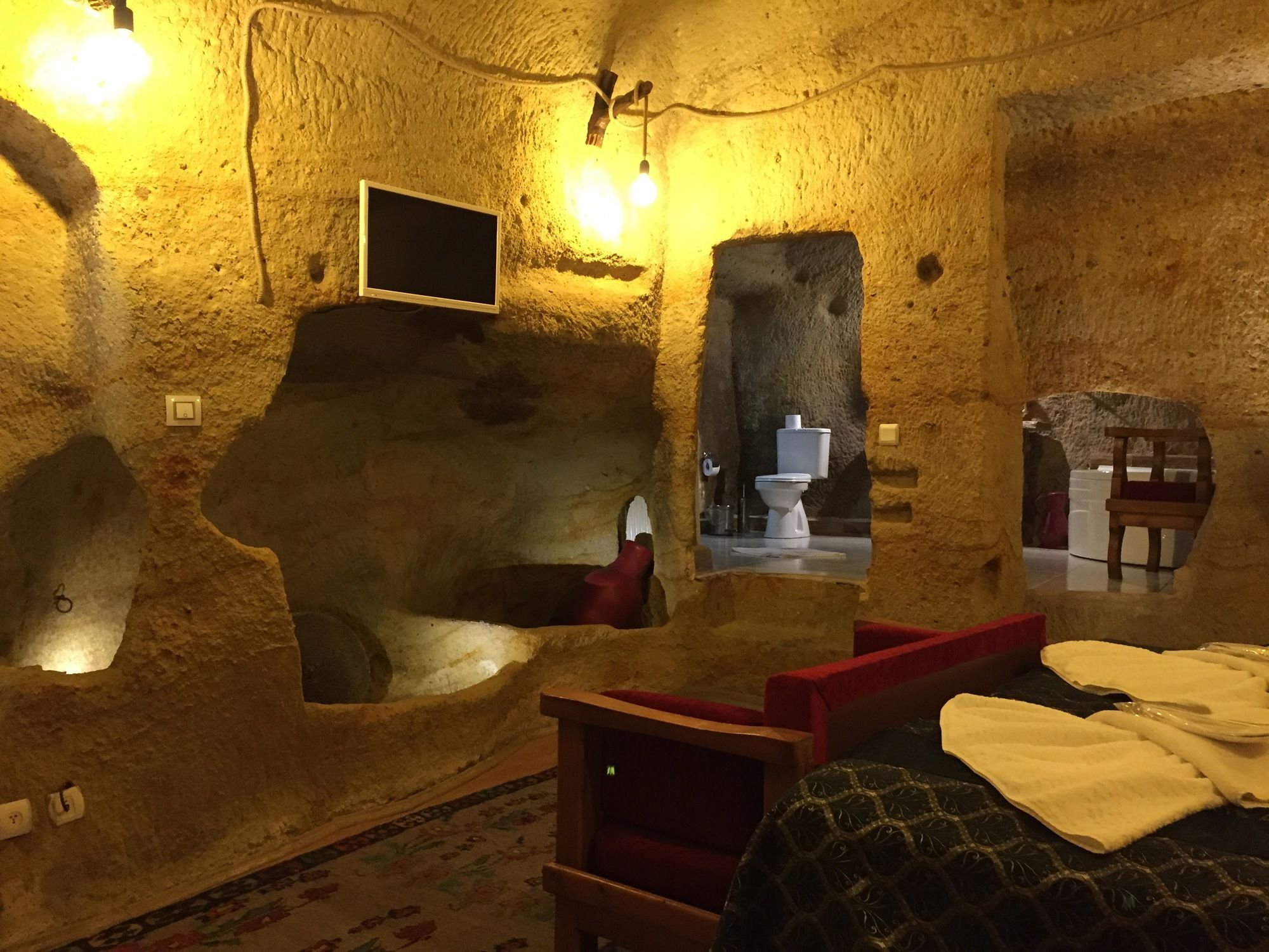 Helios Cave Hotel