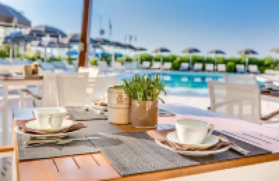 โรงแรมมาริเวอร์