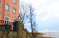 Kantri Park-Hotel فنادق في Sestroretsk