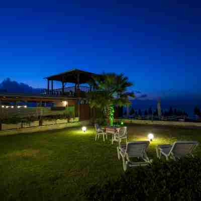 Sea Front Villas Hotel Exterior