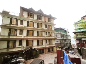 OYO 8701 Hotel Silk Route Residency