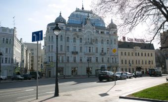 Arbat House Apartments on Bolshaya Nikitskaya