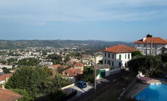 Apartment with 3 Bedrooms in Grasse, with Wonderful Sea View, Furnishe