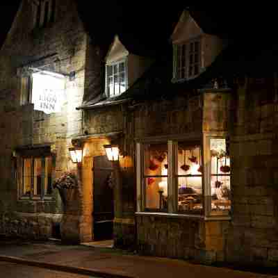 The Lion Inn Hotel Exterior