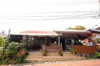 P.L.P Guesthouse - Mae Hong Son Hotels in Mae Hong Son