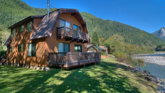 Index River Roost - Three Bedroom Cabin with River View