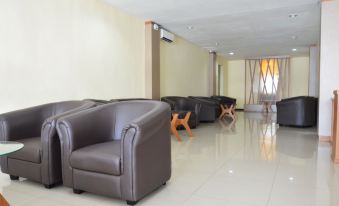 Zen Rooms Near Juanda Airport