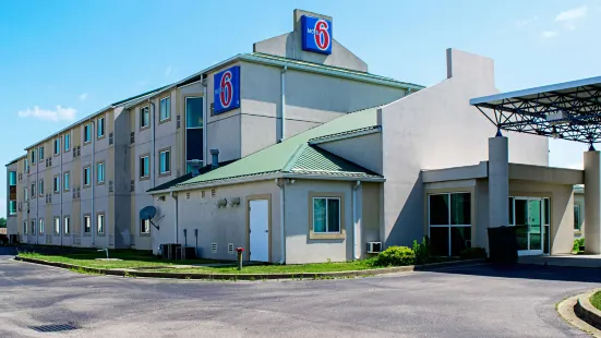 Motel 6 Seymour, in - North