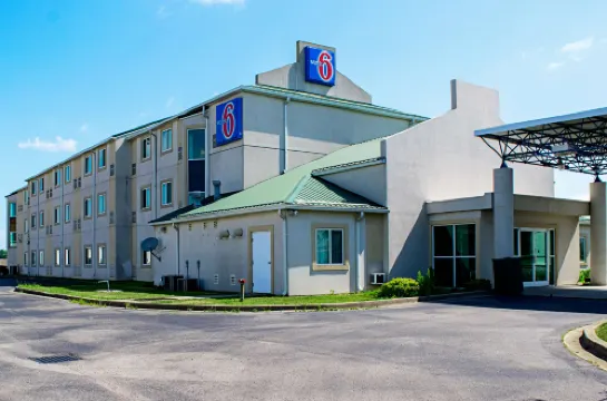 Motel 6 Seymour, in - North