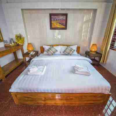 Thit Sar Shin Guest House Rooms