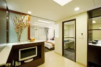 Pop Inn ‧ Mong Kok Отели в г. Монг Кок