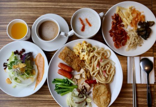 V 원 호텔 조식 분위기