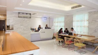 220m0v000000jzpmy6CC2 R 320 180 R5 D