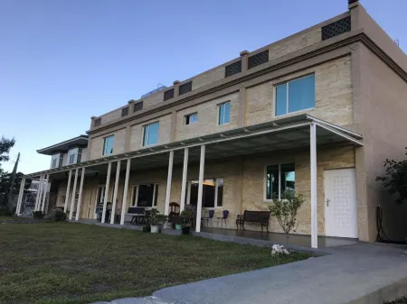 Pisces Garden B&B Отели рядом с достопримечательностью «Залив»