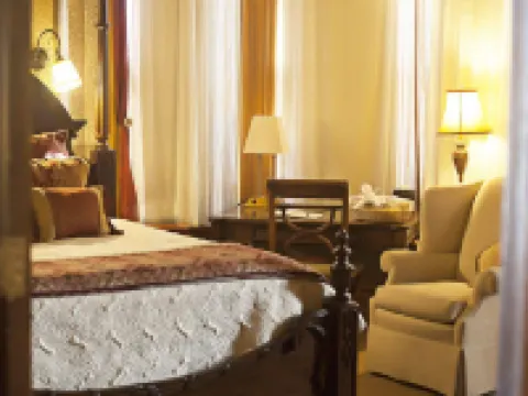 The Kalamazoo House Downtown Hotel and Suites Hotels in Kalamazoo