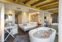 Hotel Resort & Spa Miramonti Hotel dekat Borgo di Arnosto