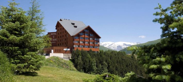 Le Pic Blanc Hotels in Isère