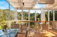 Awaroa Lodge Hotels in Pohara