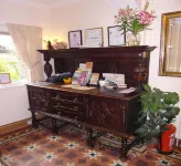 Anton Guest House Bed and Breakfast - Parkering