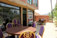 Eight Winx Hotel