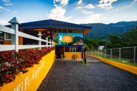 Hotel Central Boquete Hotel dekat Baru Volcano National Park