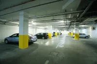 斯里斯克酒店 - 停車場