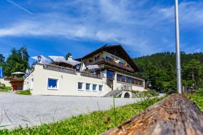 Landkomforthotel Panorama & Restaurant Bella Vista Hôtels à : Wallgau