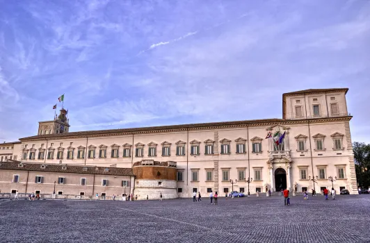 Domus Trevi Hotels near Quirinale Palace