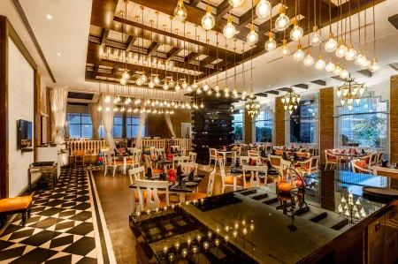 Sofitel Mumbai BKC Отели рядом со станцией Lokmanya Tilak Terminus