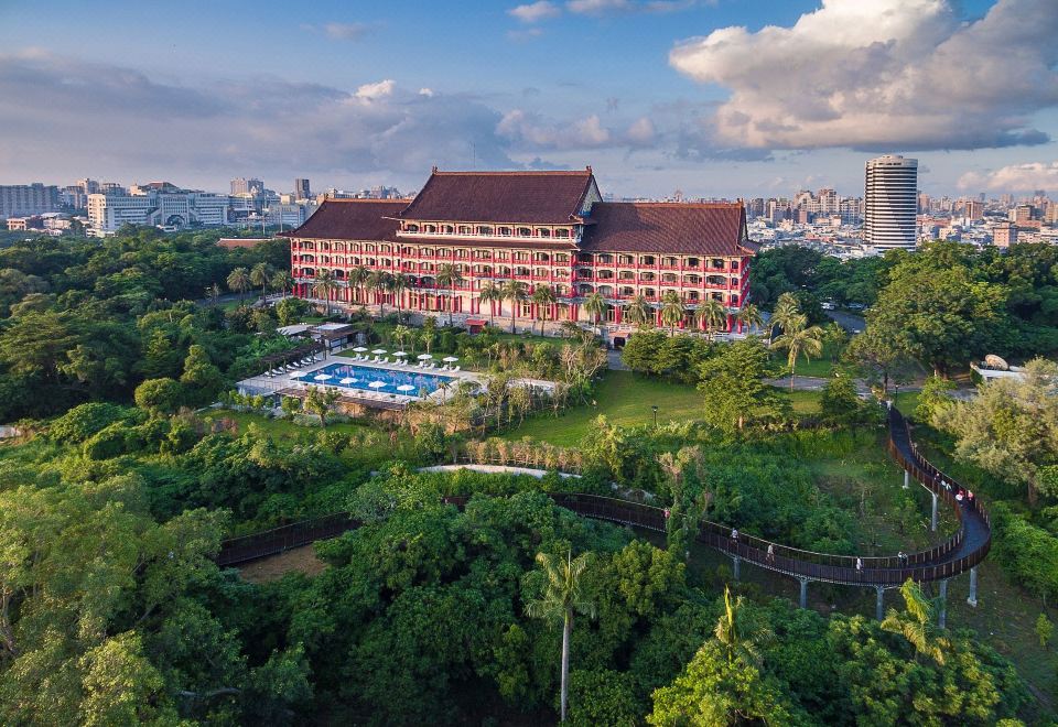 The Grand Hotel 이미지