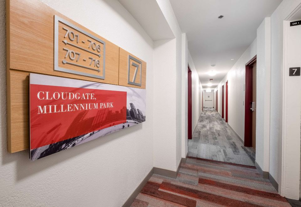 더 세인트 클레어 호텔 - 매그니피션트 마일 썸네일