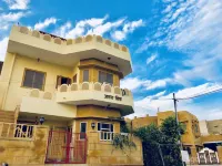 Jaisalmer Hostel Crowd