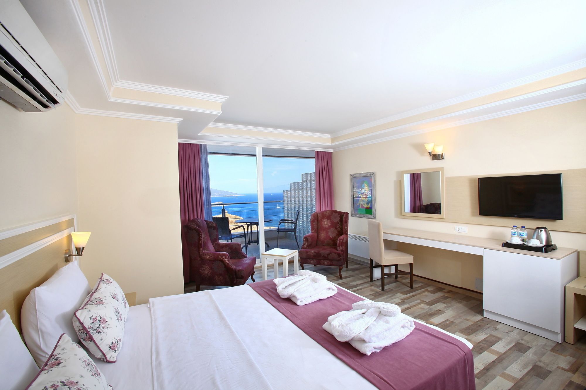 Royal Arena Hotel & Resort Spa