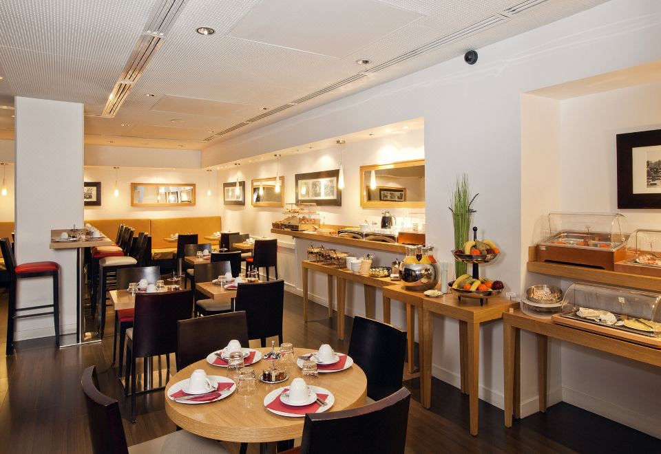 파리 오페라 지구 인근 야경