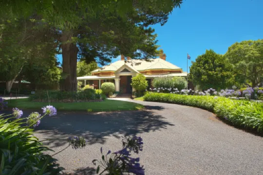 Vacy Hall Historic Guesthouse