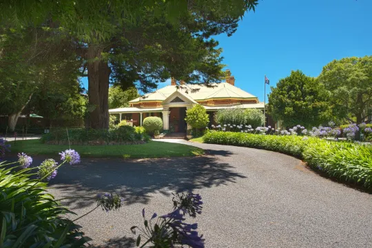 Vacy Hall Historic Guesthouse