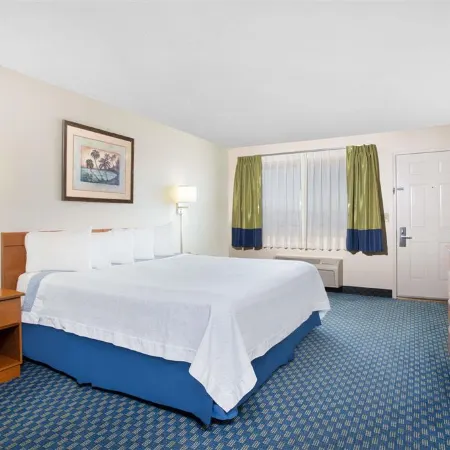 Days Inn by Wyndham Lake Havasu