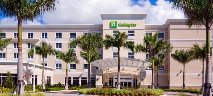 Crowne Plaza FT. MYERS GULF COAST by IHG Ξενοδοχεία στην πόλη Lee County