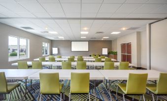 Holiday Inn Express & Suites Frankfort