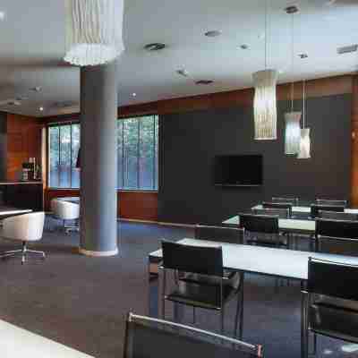 Exe Cuenca Dining/Meeting Rooms