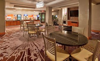 Holiday Inn Express & Suites Saint Robert - Leonard Wood