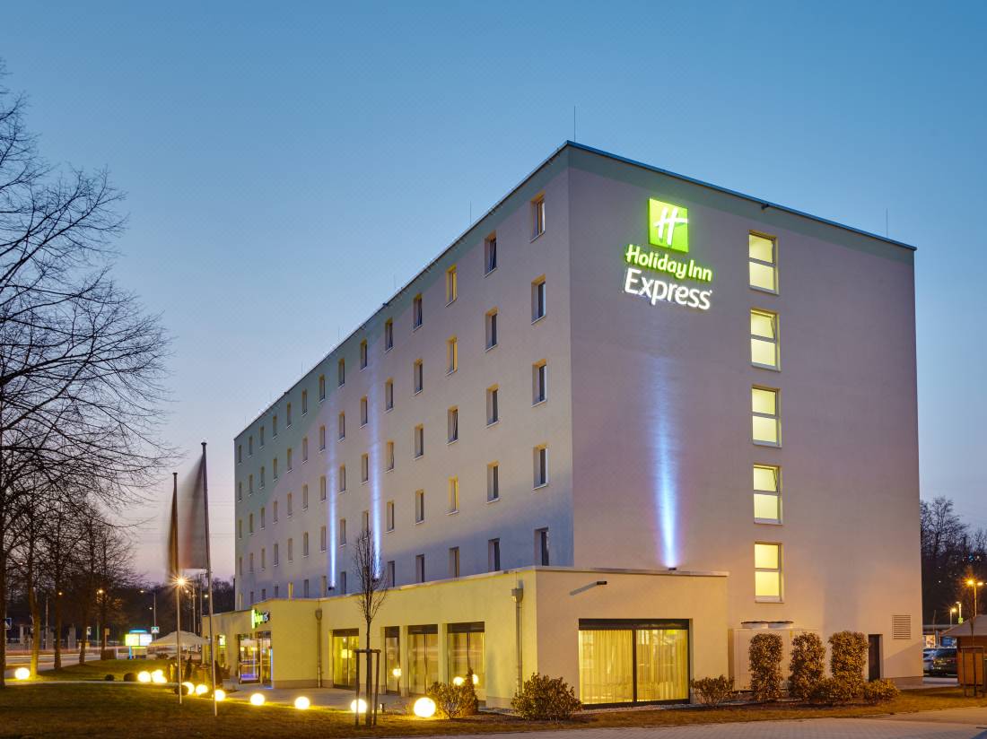 Holiday Inn Express Neunkirchen, an IHG Hotel-Neunkirchen Updated 2022 Room  Price-Reviews & Deals | Trip.com