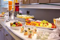 Hotel Jagdschloss Kranichstein - breakfast